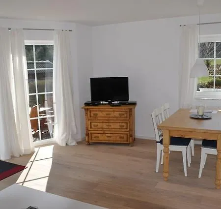 Apartamento Ferienhaus Achterwasseridyll - Fewo 02 Lutow